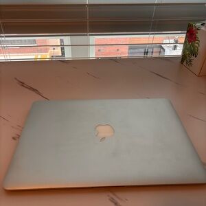 Apple MacBook Air 13.3" (2017)